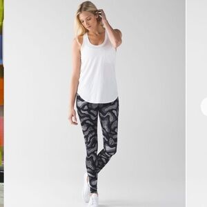 Lululemon Black Gray Abstract Print Leggings